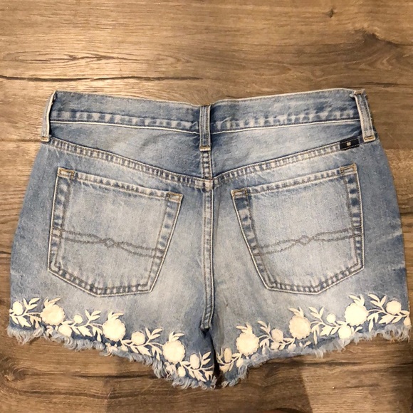 Lucky Brand embroidered denim cut offs - Picture 2 of 3